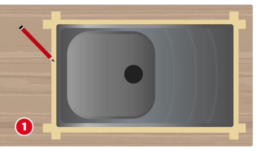 Illustration mit dem Titel „Schritt 1“ einer Hagebau-Anleitung zum Einbau eines Spülbeckens. Das Spülbecken liegt verkehrt herum auf einer Arbeitsplatte und ist rundherum mit Kreppband fixiert. Ein Bleistift markiert den Umriss des Beckens auf dem Holz.