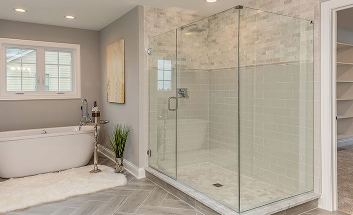 Modernes Badezimmer mit Dusche