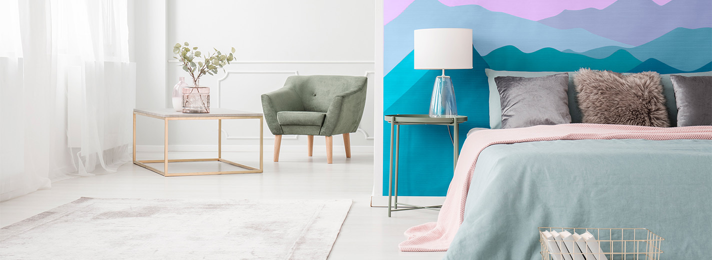 Schlafzimmer mit Wand im KidultZ-Look Berge